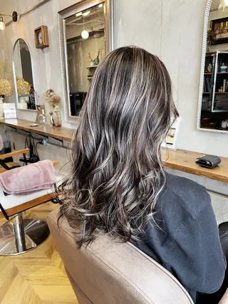 ロング familiar BOND所属・雨宮花果/国立 透明感カラーのヘアスタイル