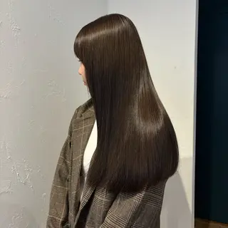 ロング カラー mina / 透明感ベージュカラーのヘアスタイル