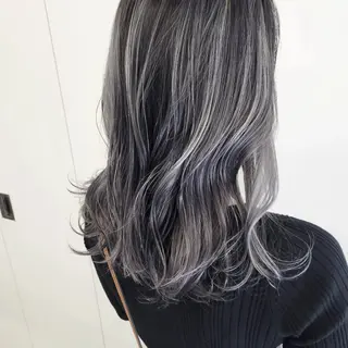 セミロング GOTTOLATOUR所属・無藤 彩のヘアスタイル