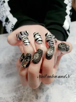 ネイル and Nのネイルデザイン