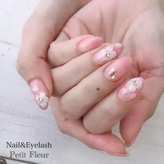 ネイル Petit Fleur所属・青柳 亜梨奈のマツエク・マツパデザイン