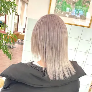 ミディアム カラー ヘアアレンジ 🧸ハイトーン🧸 ゆっきー🧸のヘアスタイル