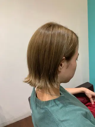 ショート カラー hair make studio abi-ru所属・YURIA 💭🐶のヘアスタイル