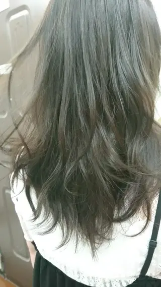 セミロング カラー パーマ AKAMEE 表参道所属・✨360°褒められ ヘア✨️井上雄輝のヘアスタイル
