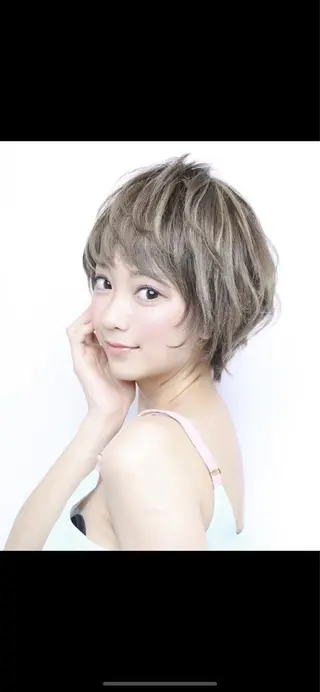 ショート ヘアリゾートA i 秋葉原店のヘアスタイル