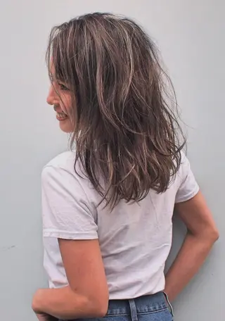 セミロング カラー 柳下 涼のヘアスタイル