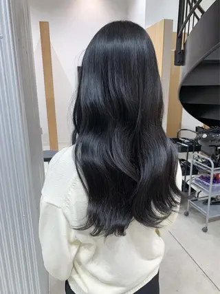 ロング カラー ヘアアレンジ yuka .のヘアスタイル
