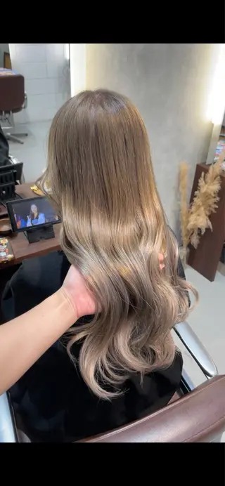 ロング chic 渡辺 桃羽のヘアスタイル