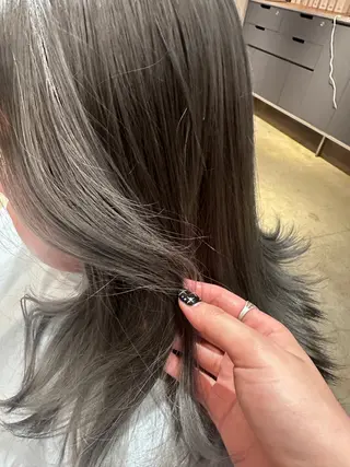 ミディアム 古川 杏果のヘアスタイル