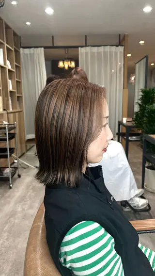 ショート カラー 中川 もえか【明石】のヘアスタイル