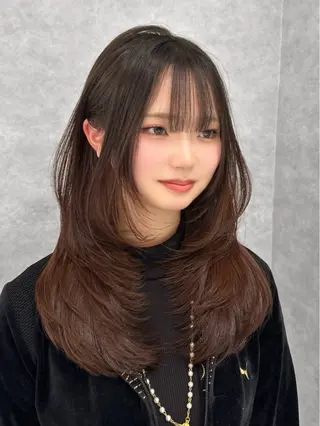 ロング 🥇KEN /レイヤー/艶カラーのヘアスタイル