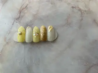 ミディアム ネイル M. KOTOMIのネイルデザイン