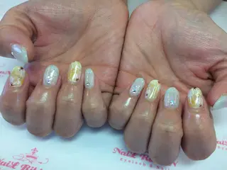 ネイル ネイルリボン 受付スタッフのネイルデザイン