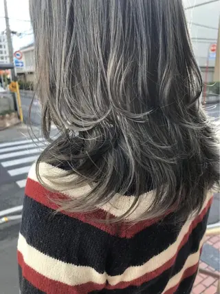 セミロング カラー 岡本 一平のヘアスタイル