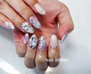 ネイル ネイルリボン 受付スタッフのネイルデザイン