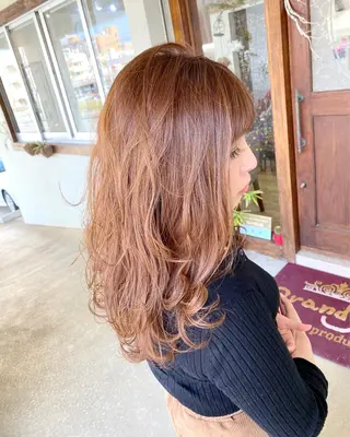 ミディアム カラー grand juteのヘアスタイル