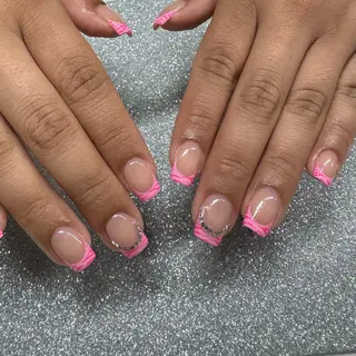 ネイル VIERU 🌈🎀💖のネイルデザイン