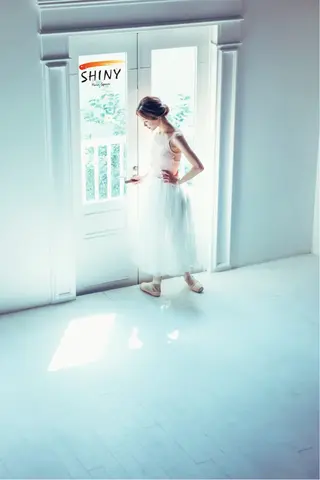 ミディアム SHINY シャイニー千住大橋のヘアスタイル