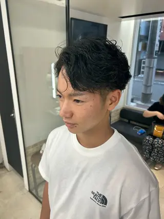 パーマ メンズ ハイトーンレイヤー 🦋🌷Shuriのヘアスタイル