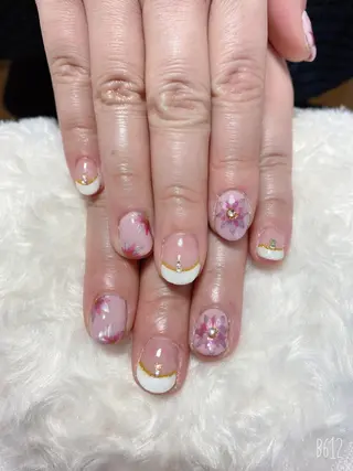 ネイル The Best Beauty受付担当のヘアスタイル