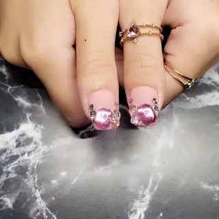 ミディアム ネイル クロキ 。のネイルデザイン