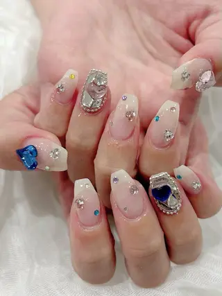ネイル Zir nail 津田沼店所属・☁️ ゆい 🧸💛のネイルデザイン