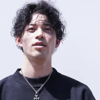 ミディアム パーマ メンズ HAIR AVENUE benkei 出戸店所属・メンズヘア専門 ウタカユウキのヘアスタイル