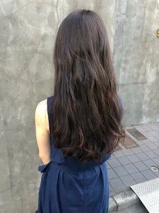 ロング カラー MIOベージュカラー 柔らかいカラーのヘアスタイル