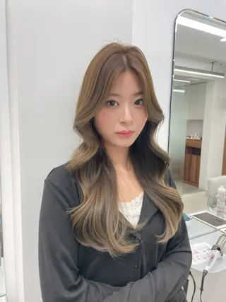 ロング 🦋顔周りカット/レ イヤー/ユリ🦋のヘアスタイル