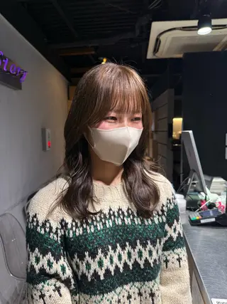 セミロング カラー NANAMI🩵 大人可愛い韓国ヘアのヘアスタイル