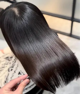 ミディアム ツヤ髪 ／髪質改善 松岡将太郎のヘアスタイル