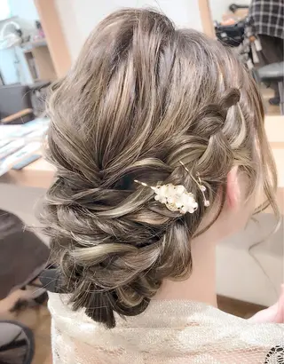 ヘアアレンジ GRANLUSSO 〜グランルッソ駅前店所属・木口 嘉美のヘアスタイル