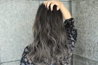 セミロング カラー 加藤 利基のヘアスタイル