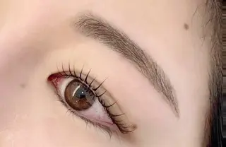 アイブロウ ruf岩田 夏実のマツエク・マツパデザイン