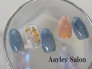 ミディアム ネイル カラー Aayley(アイリー)Salon所属・Aayley アイリ―サロンのネイルデザイン