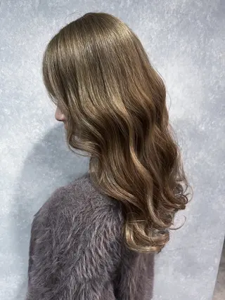 ロング カラー LUANA/千種 さなのヘアスタイル