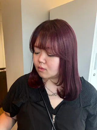 ミディアム カラー 栗林 茉那のヘアスタイル