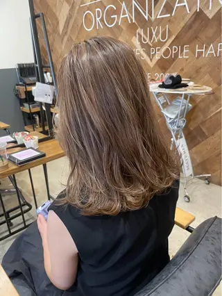 セミロング lolonois 宮城茉歩呂のヘアスタイル