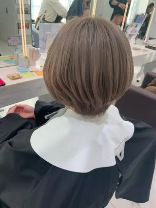ショート カラー パーマ ハイトーンカラー🤍 山下 優華のヘアスタイル