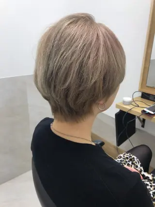 ショート カラー ere hair salonのヘアスタイル