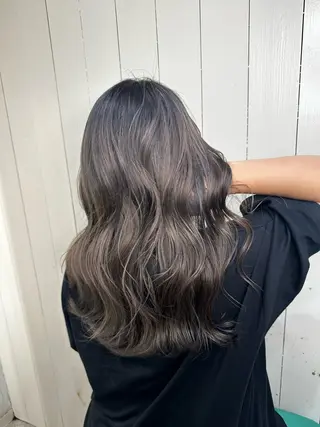 カラー Carrefour OHANAのヘアスタイル