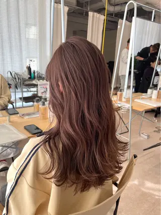 ロング カラー 辺見 葵のヘアスタイル