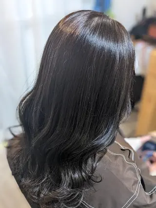 ロング カラー 池田 恵久美のヘアスタイル