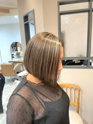 ショート カラー 西村 れいのヘアスタイル