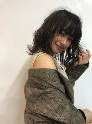 ミディアム 360°キレイな ショートカットのヘアスタイル