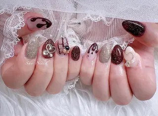 ネイル She   Nail所属・ISA_ BELLAのネイルデザイン