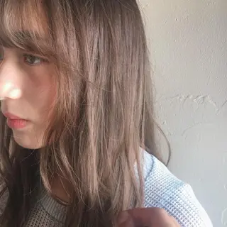 セミロング カラー PHIDGE所属・山下 千明のヘアスタイル