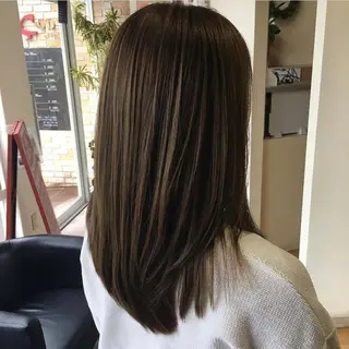 セミロング カラー ギャルソンオブヘアー所属・ギャルソン オブヘアーのヘアスタイル