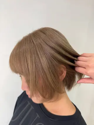 ショート カラー tomona 𝜗𝜚のヘアスタイル