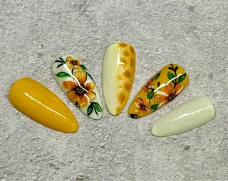 ネイル M.N_ nailのネイルデザイン